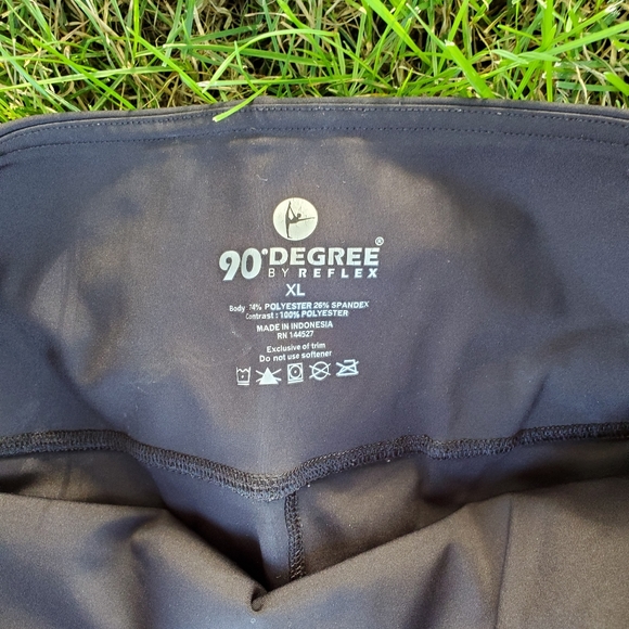 Capri length yogas - Picture 7 of 8